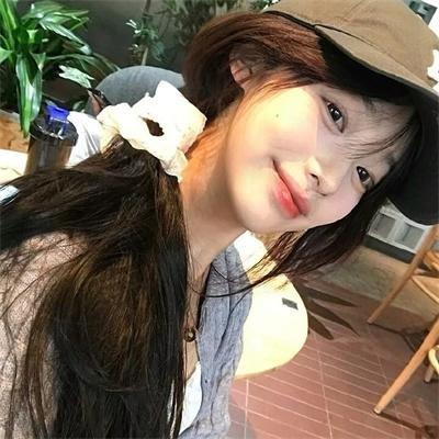 男人女人向前走